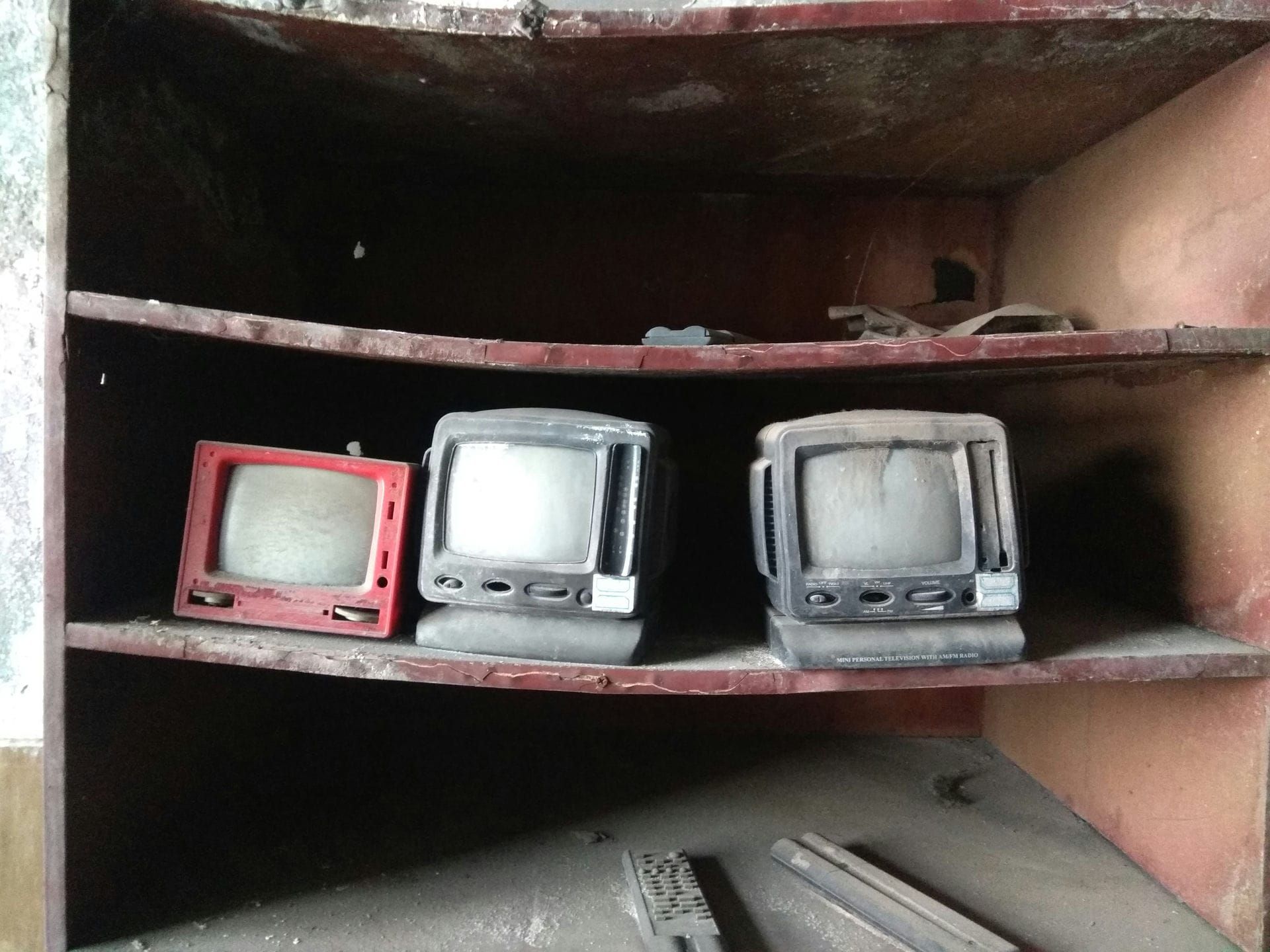 要是我们学校用这种监视器就好了…… 图片